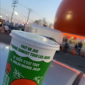 Meet your Posher, Buta